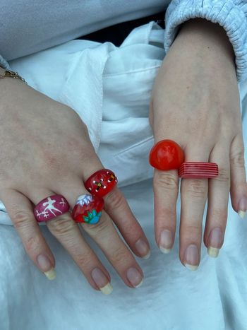 Bagues transparentes rouge
