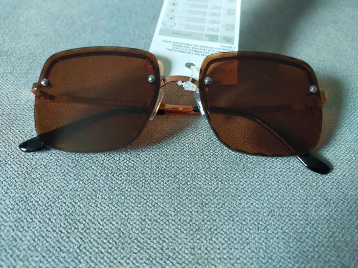 Lunettes de soleil carrées marron – Neuf avec étiquette