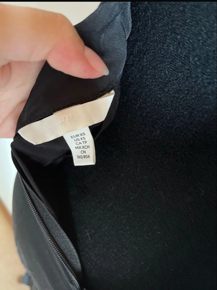 Robe noir à bretelles pailletée effet croisé dans le dos taille XS de chez H&M neuve - photo numéro 9