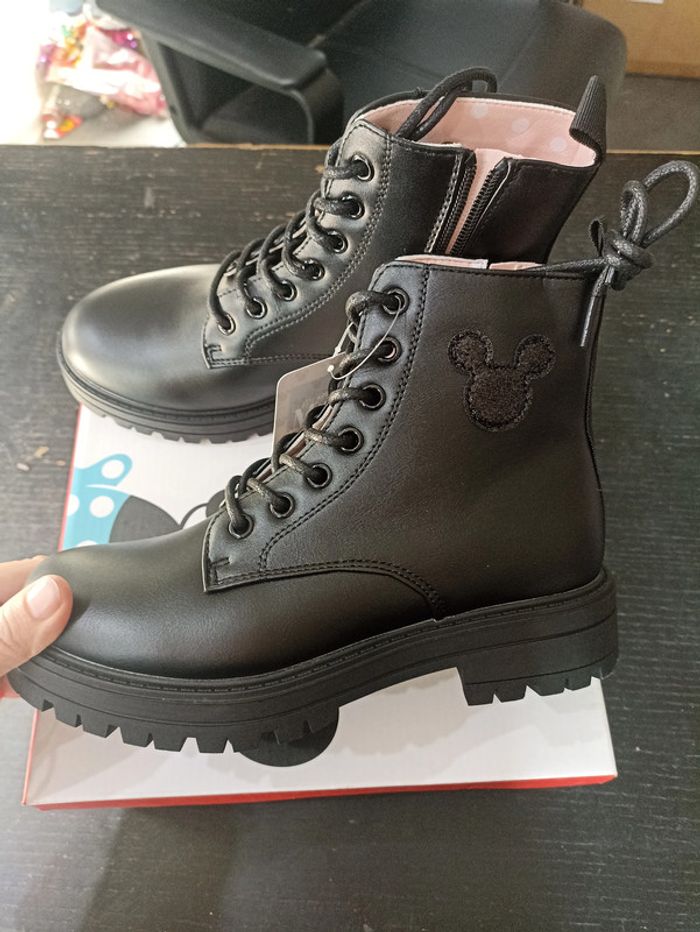 Bottines noires minnie taille 34 neuves