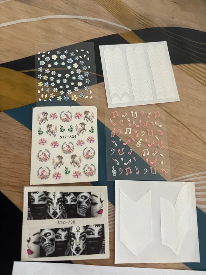 Lot de stickers pour ongles - photo numéro 2