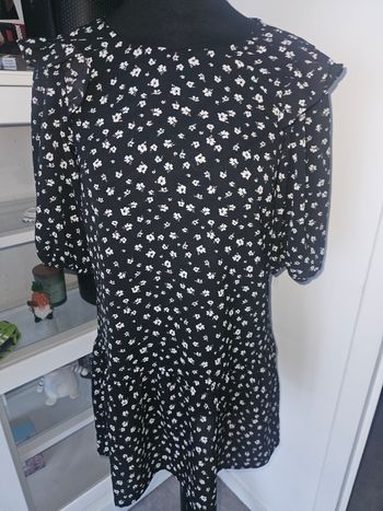 🌸 Robe noire à fleurs H&M – taille XXS
