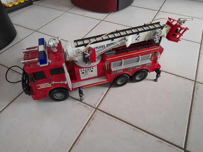 Camion de pompier - photo numéro 8