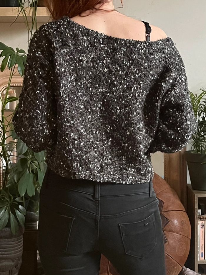 Pull crop en maille épaulés dénudées - noir, gris et blanc - photo numéro 10
