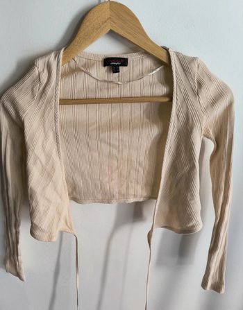 Petit haut à ficelles