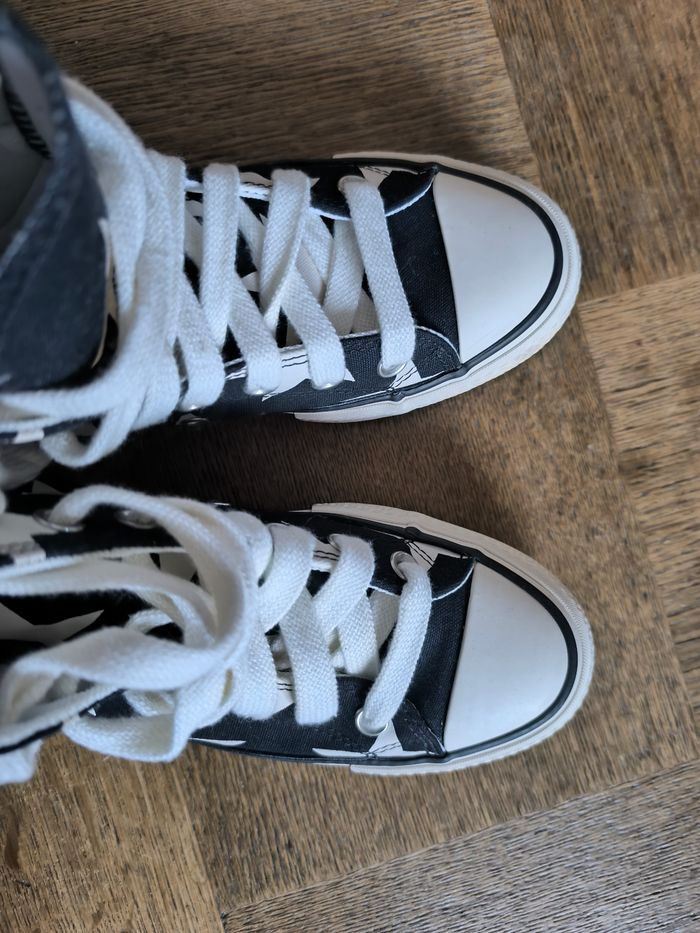 Baskets Converse noires et blanches - photo numéro 5