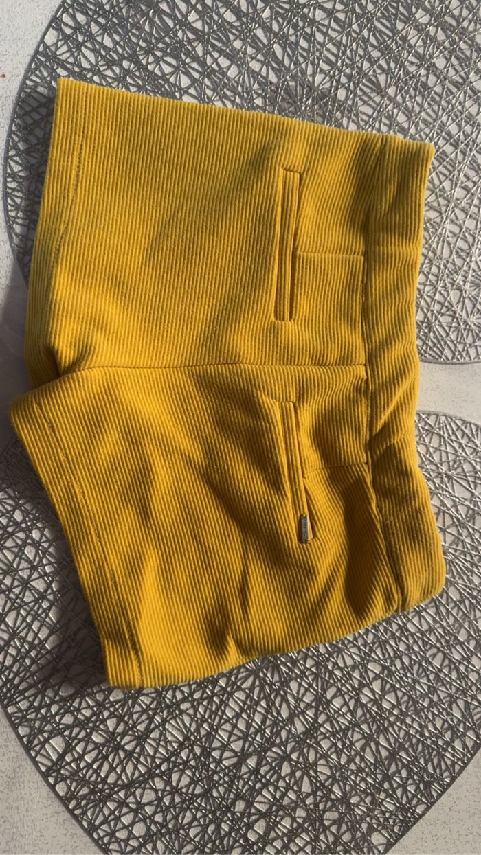 Short moutarde - photo numéro 2