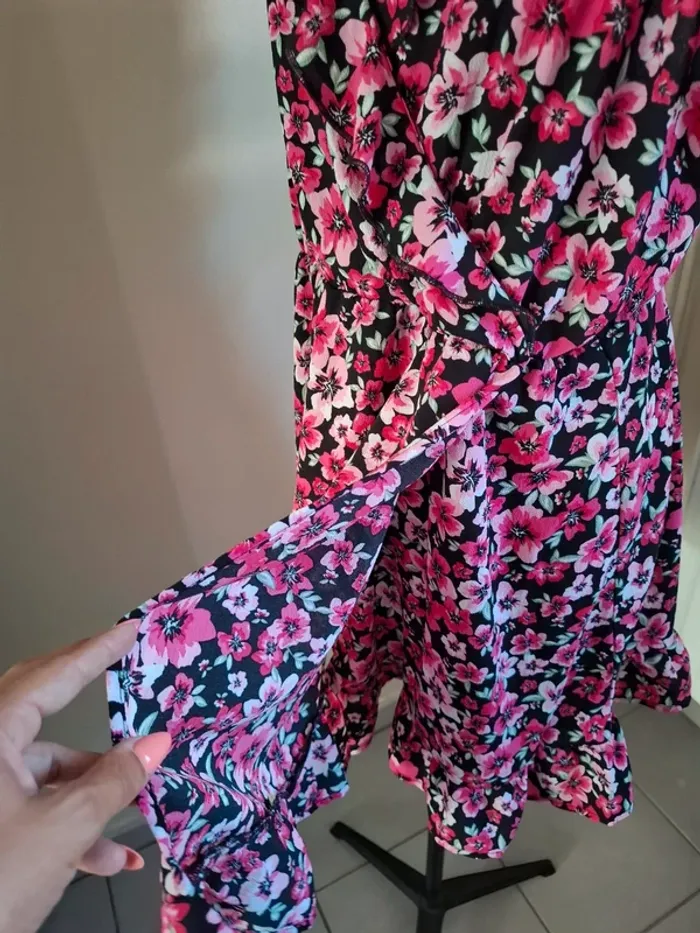 petite robe fleuri H&M Divided – T44 - photo numéro 2