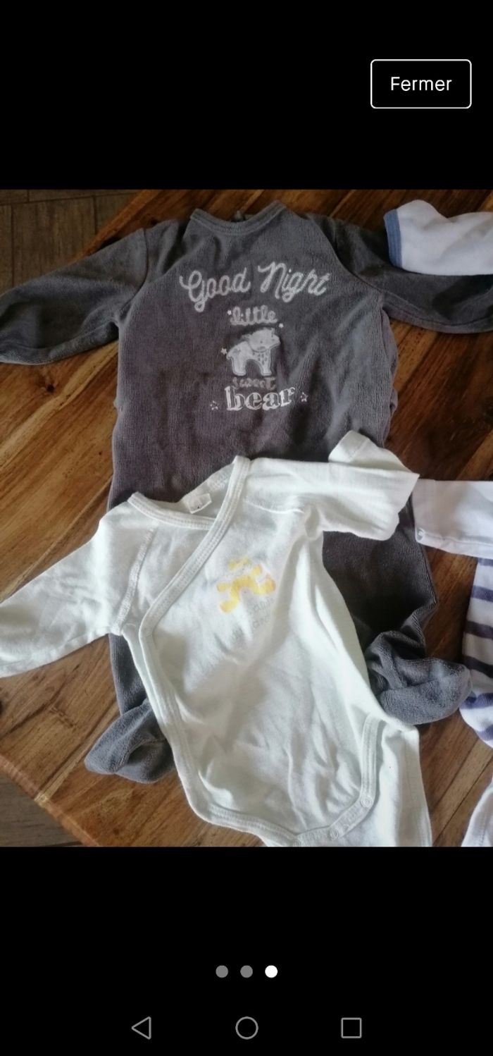 2 pyjamas et 2 bodies - photo numéro 3