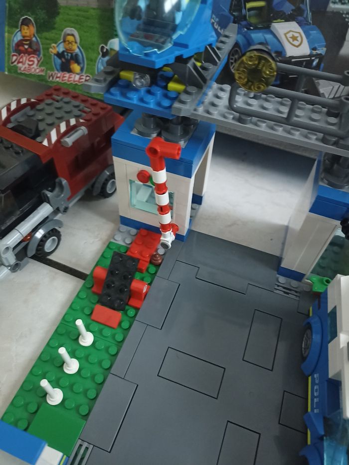 Lego 60316 - photo numéro 8