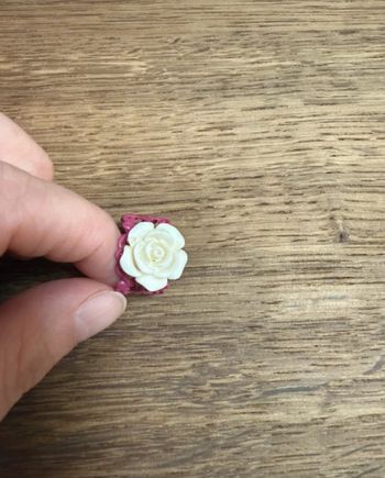 bague rose filigrane blanche et rose réglable adulte diamètre 14 mm