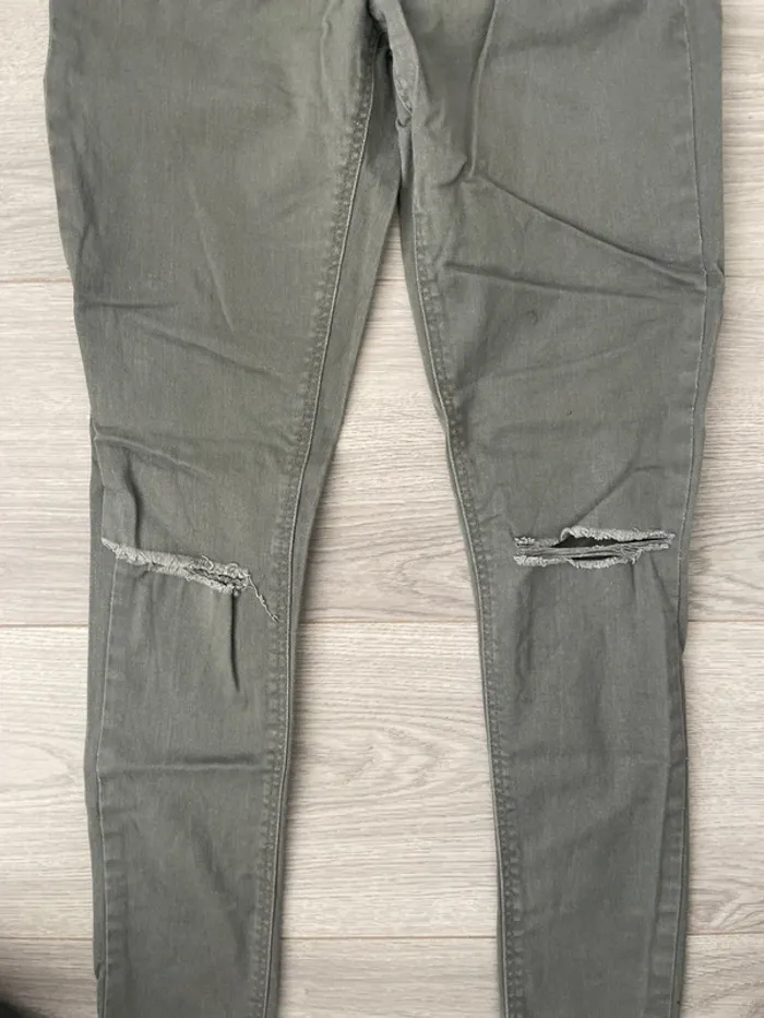 Pantalon skinny effet troué - photo numéro 3