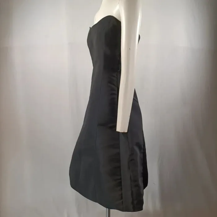 Robe bustier noire satinée coupe évasée taille S - photo numéro 2