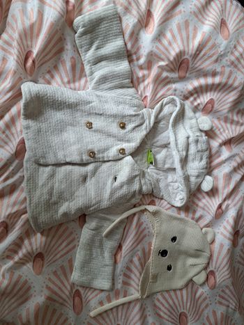 Veste 1 mois et bonnet