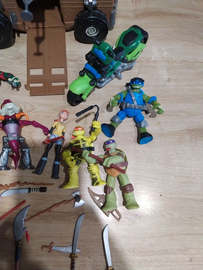 Lot tortues ninja 8 figurines 2 véhicules 2012 - photo numéro 6