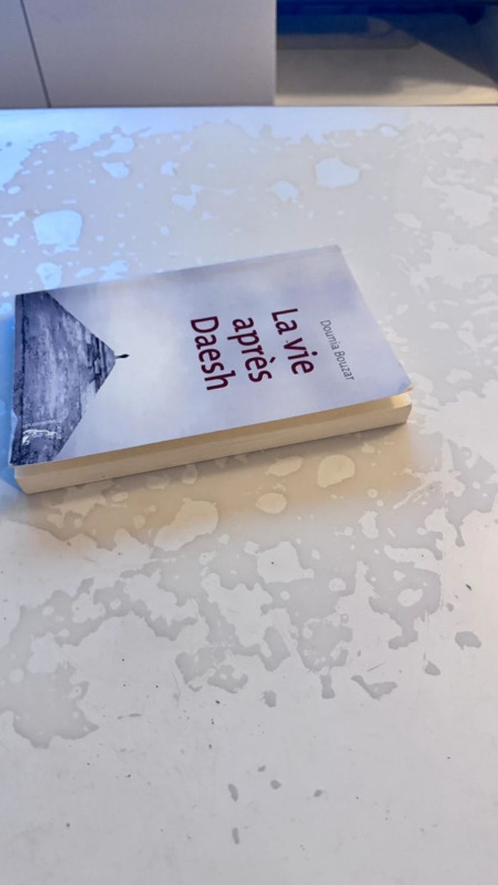 La vie après Daesh – Dounia Bouzar – Témoignages poignants – État très correct - photo numéro 3