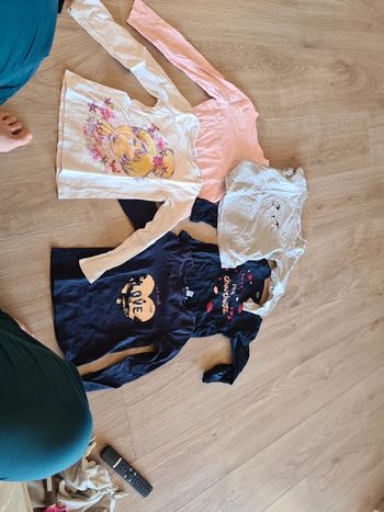 Lot t shirt 8ans okaidi disney