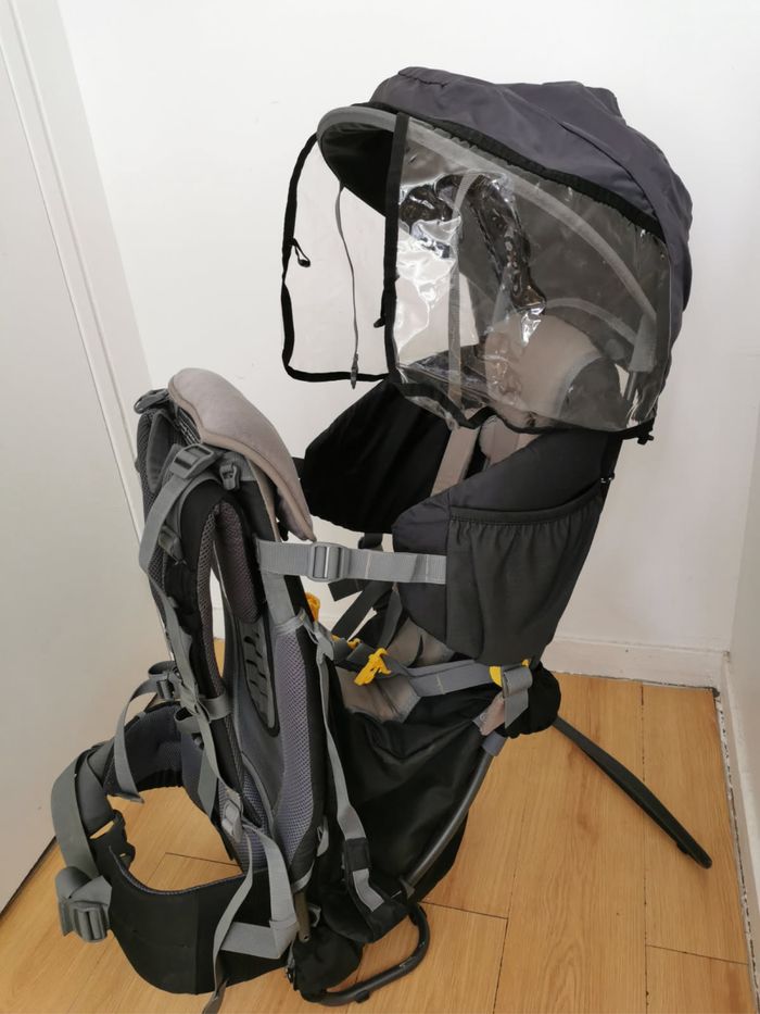 Porte bébé randonnée DEUTER Kid confort, étriers reposes pieds, protège soleil et pluie - photo numéro 3