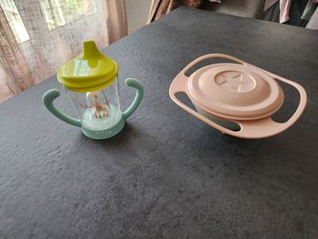 Lot bol anti renversement +tasse anti fuite Sophie la girafe