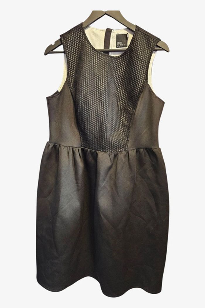 Robe originale extensible T46 Asos curve