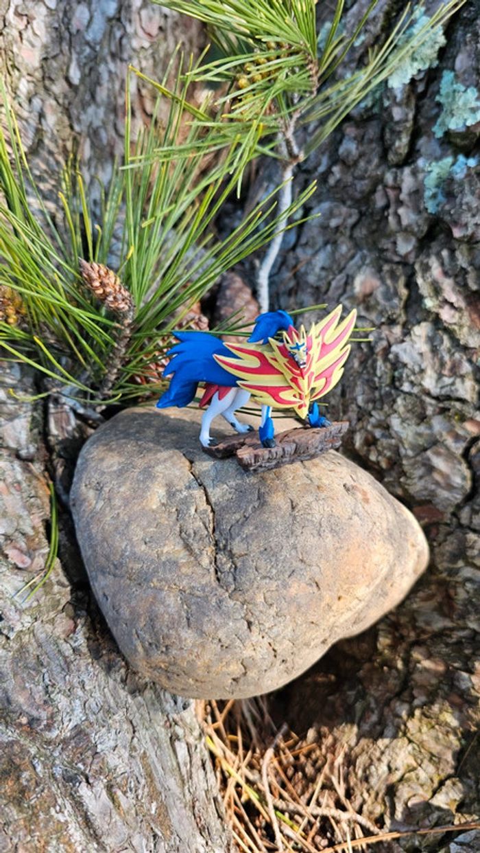 Super figurine Pokemon Nintendo zamazenta - photo numéro 3