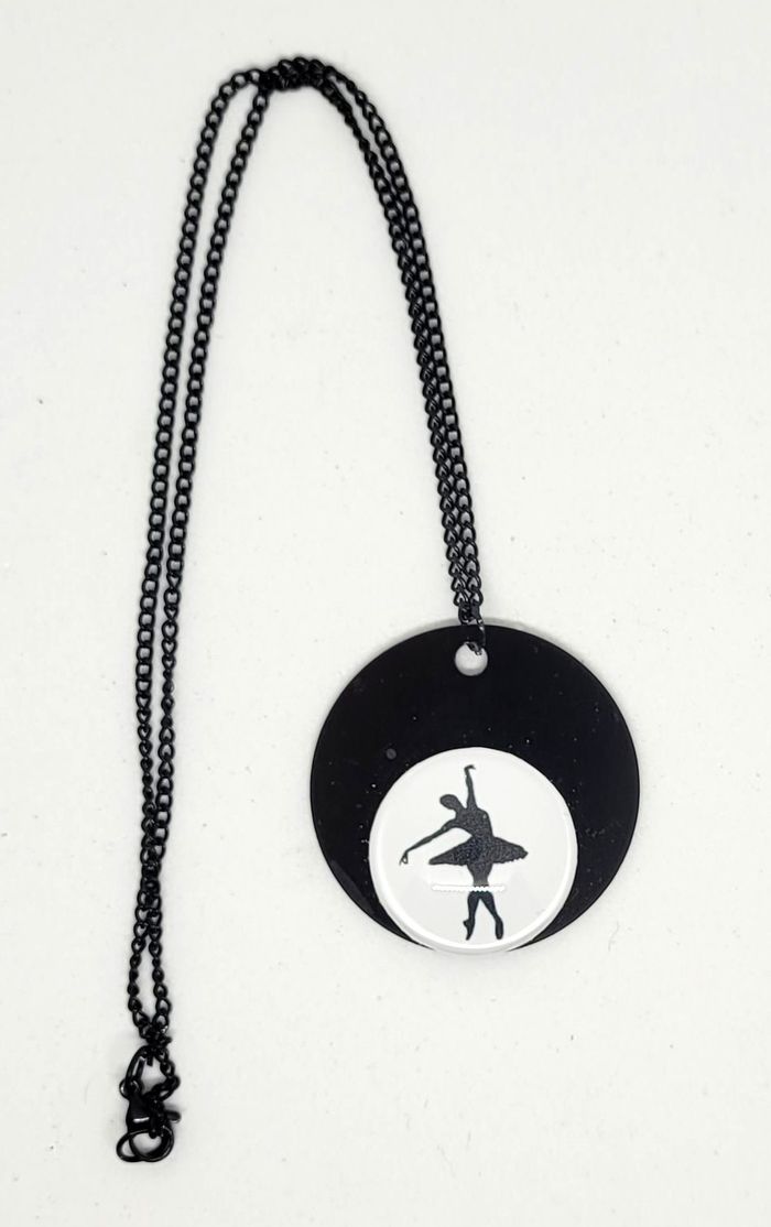 Bijoux création collier cabochon de verre danseuse