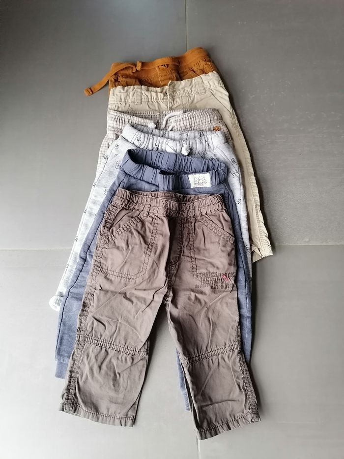Lots de 11 pantalons + lots de t shirt garcon 12 mois - photo numéro 2