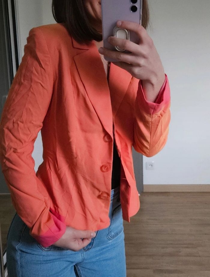 Veste blazer rose et orangée de chez Helena Sorel - photo numéro 6