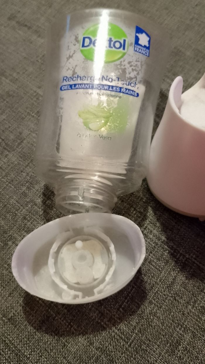 Dettol avec sa recharge - photo numéro 3