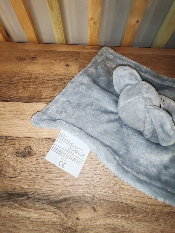 Elephant bleu et gris - photo numéro 2