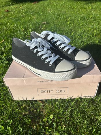 Baskets en toile noires 38  Merty Scott