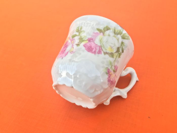 Tasse à café ancienne Porcelaine blanche Décor Floral - photo numéro 4