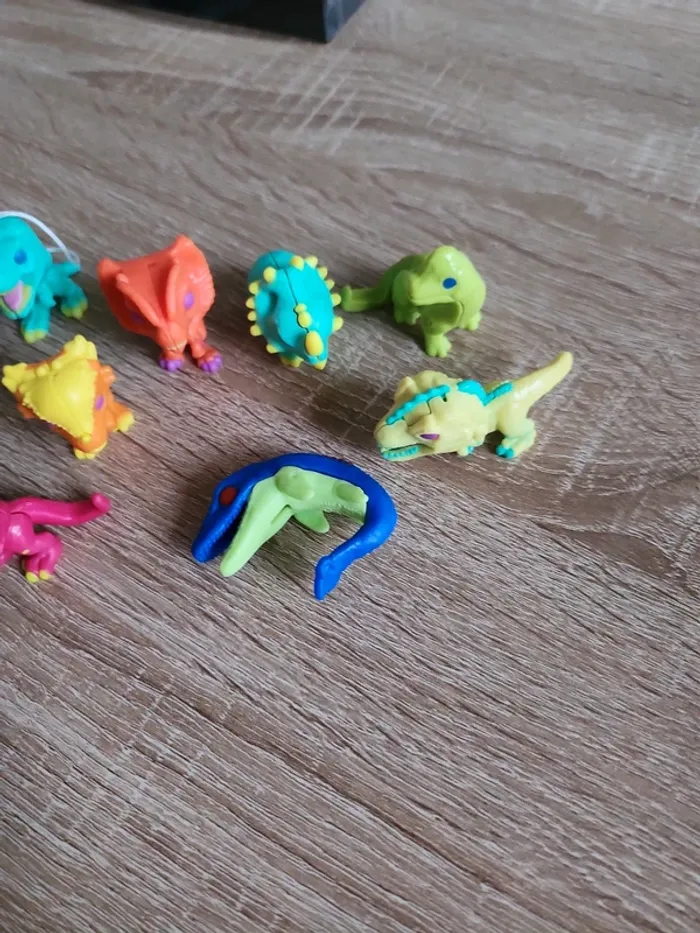 Lots de dinosaures kinder - photo numéro 3