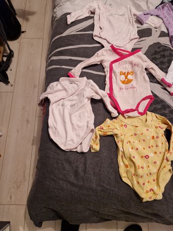 Lot 9  bodys manches longues filles 3 mois