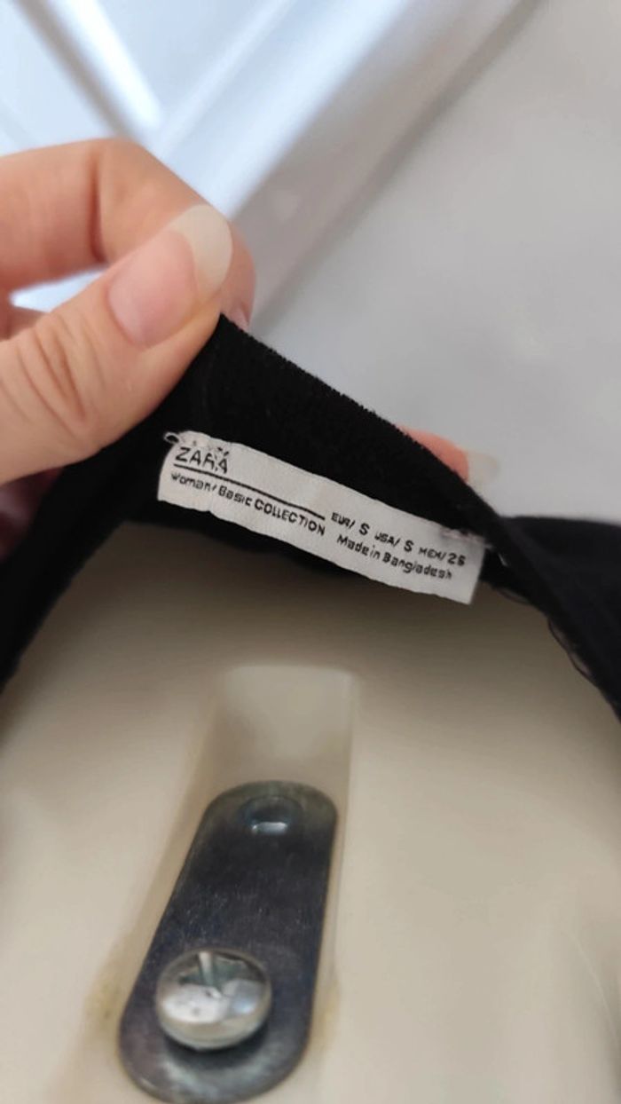 Top court moulant noir S/M - Zara - photo numéro 2