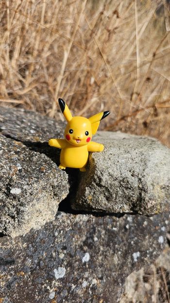 Super figurine Pokemon pikachu