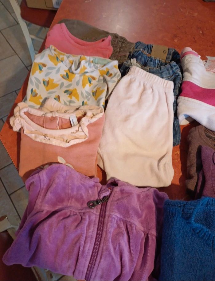 Lot de vêtements fille taille 12 mois hiver - photo numéro 2