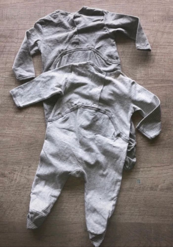 2 pyjamas - photo numéro 2