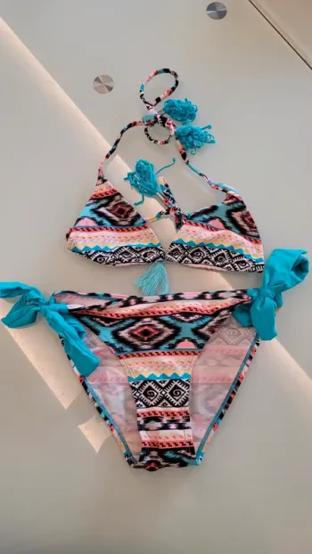 Maillot de bain deux pièces forme triangle