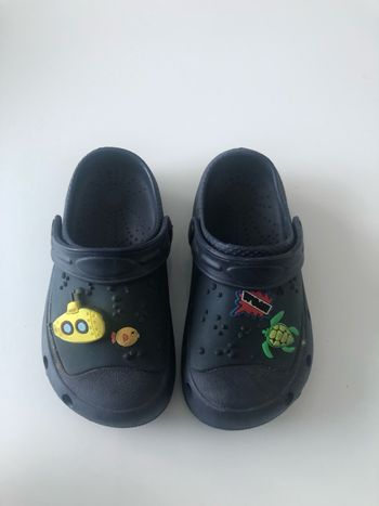 Paire de crocs lumineuses