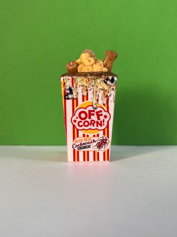 Zuru Mega Gross Minis - Off Corn