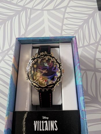 Montre la belle au bois dormant  neuf 