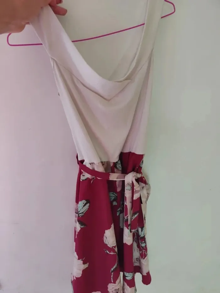 Robe d'été col bardot épaules dénudées