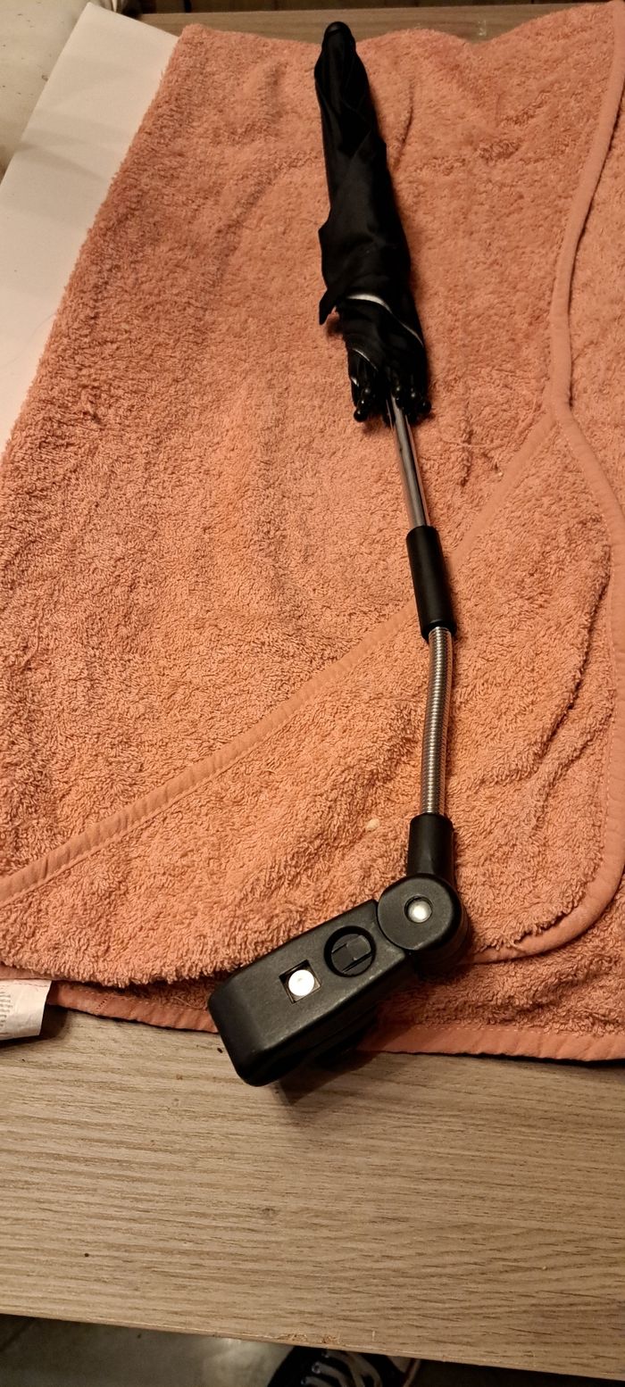 Poussette trio rose à vendre 300e - photo numéro 2