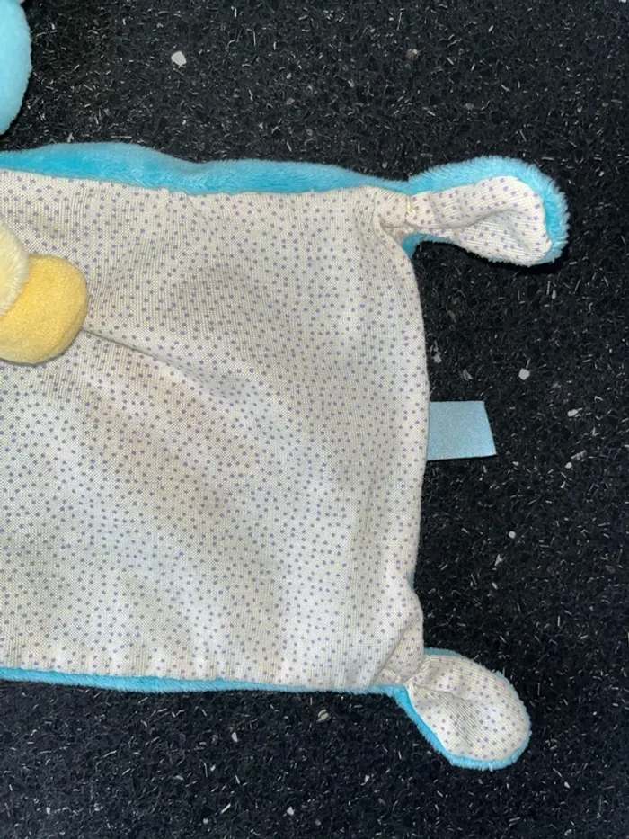 Doudou Winnie l’ourson déguisé en lapin bleu - photo numéro 5