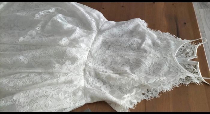 Robe de mariée en dentelle neuve taille 42 - photo numéro 4
