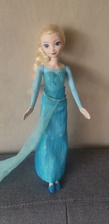 Poupee elsa sonore