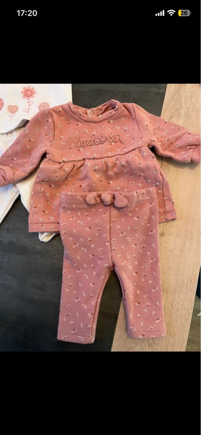 ensembles 1 mois - photo numéro 3