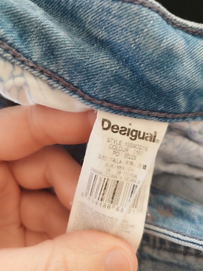 Magnifique jean Desigual - photo numéro 4
