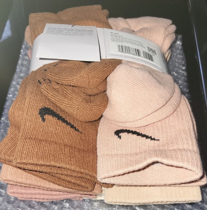 Lot de 6 paires de chaussettes Nike
neuf taille 46-50 ( la couleur ne
convient pas à mon fils😥) voir les couleurs - photo numéro 4